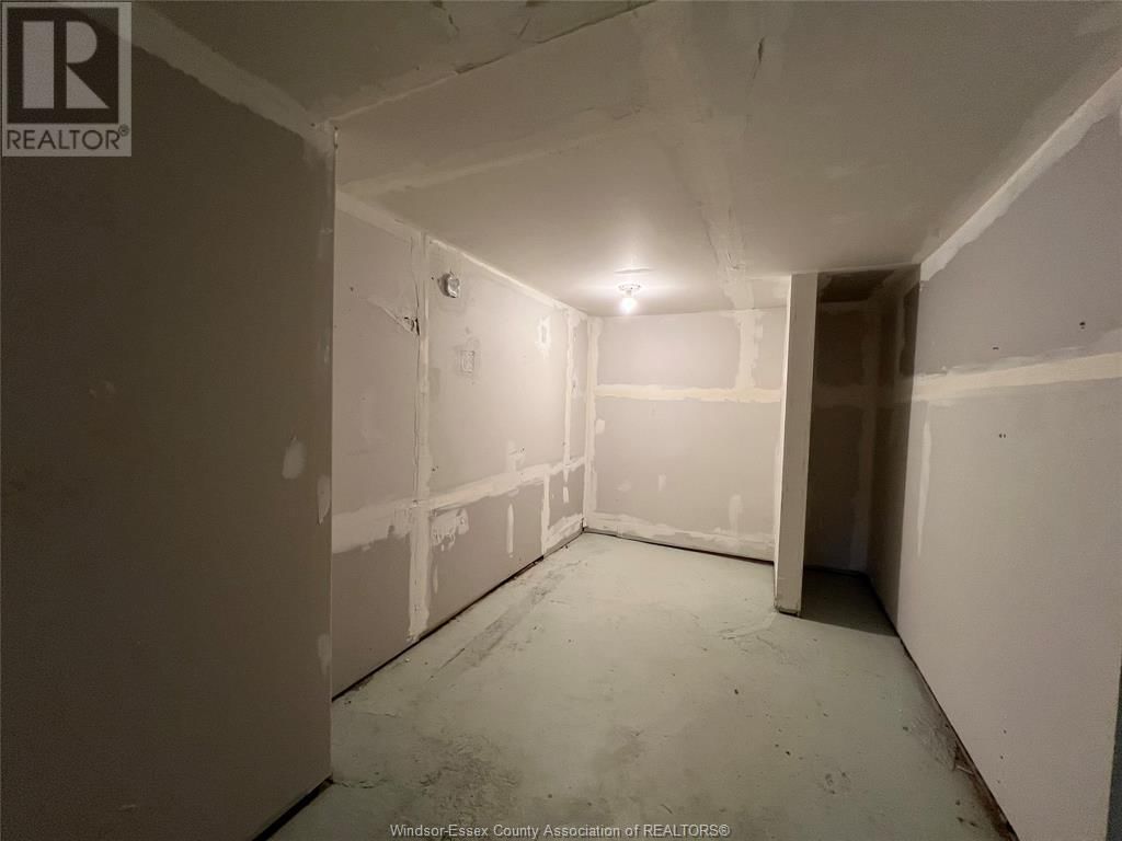 850 ELLROSE AVENUE Image 27