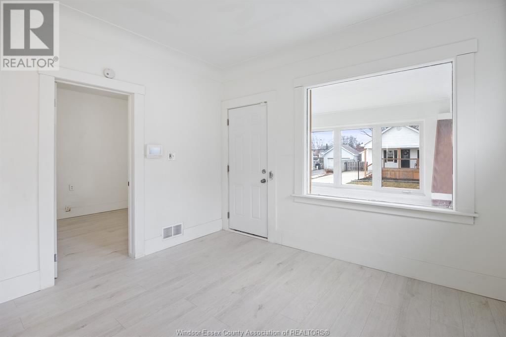 850 ELLROSE AVENUE Image 4