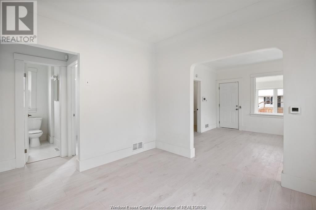 850 ELLROSE AVENUE Image 6