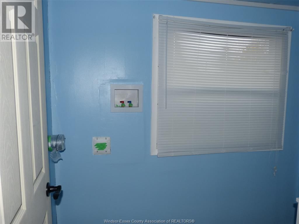 16 JULIEN AVENUE Image 10