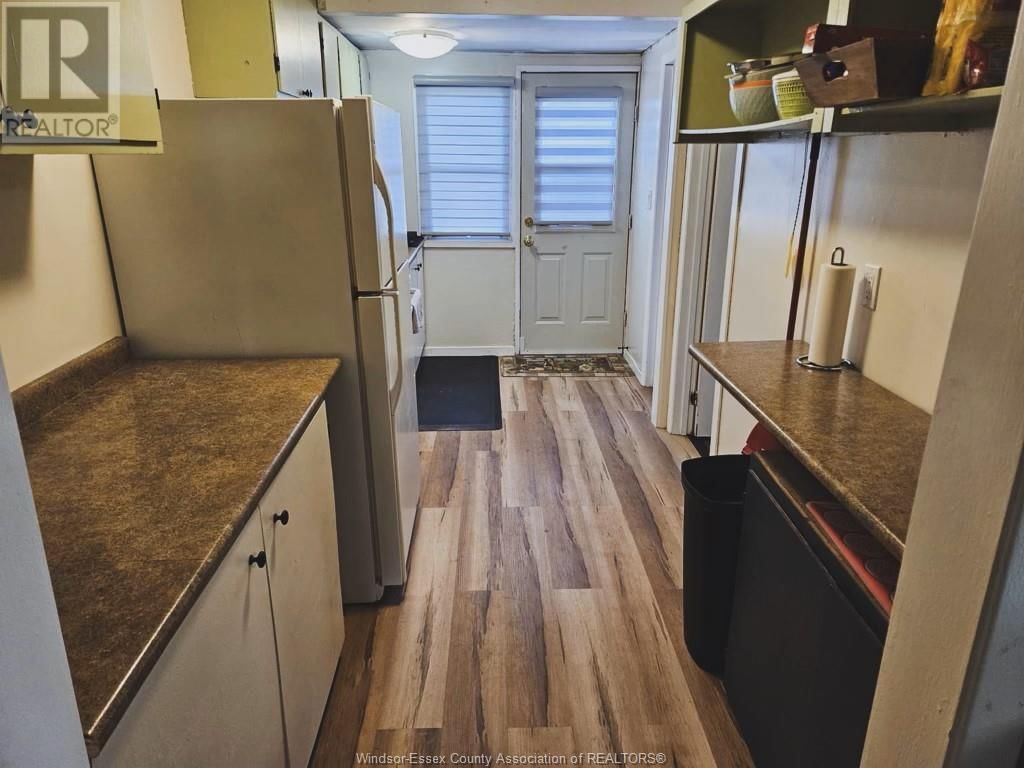 16 JULIEN AVENUE Image 4