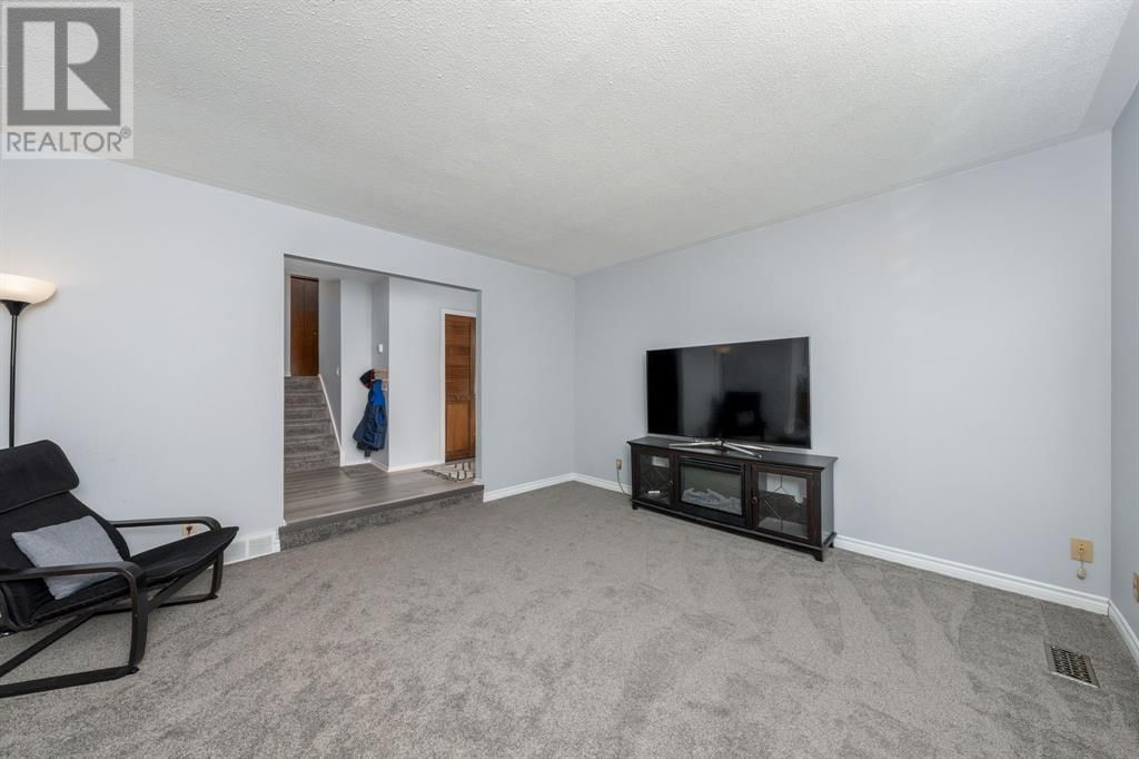 1254 ERROL ROAD EAST Image 46