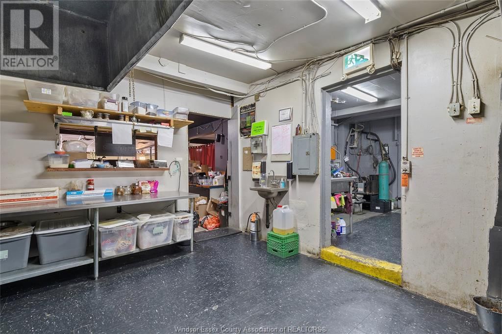 3206 SANDWICH Image 12