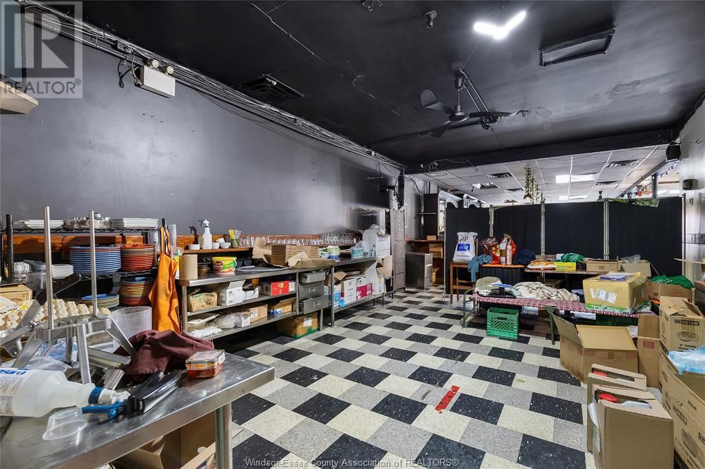 3206 SANDWICH Image 13