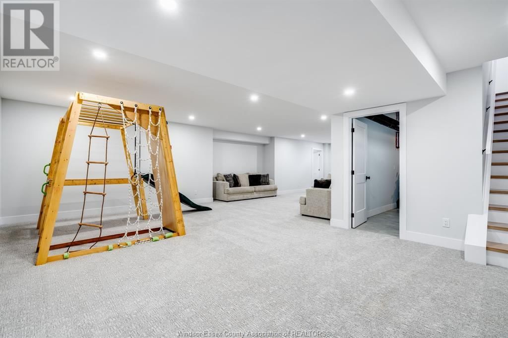 19 SUNNINGDALE Image 31
