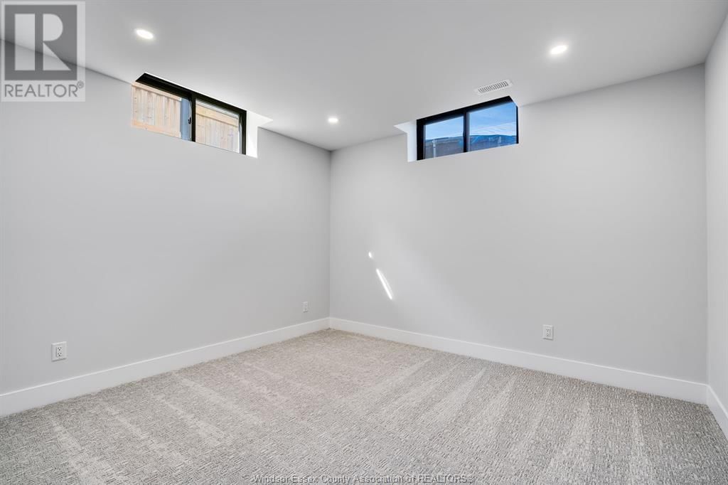 19 SUNNINGDALE Image 36