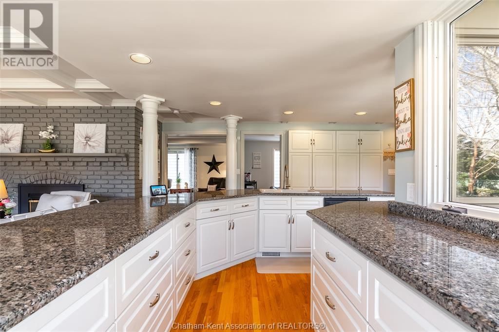 147 CRYSTAL DRIVE Image 10