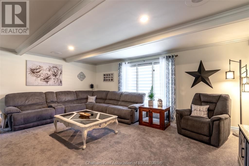 147 CRYSTAL DRIVE Image 15