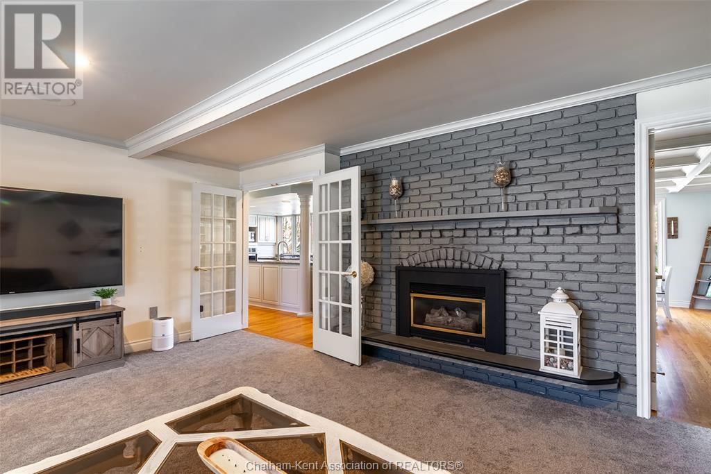 147 CRYSTAL DRIVE Image 16