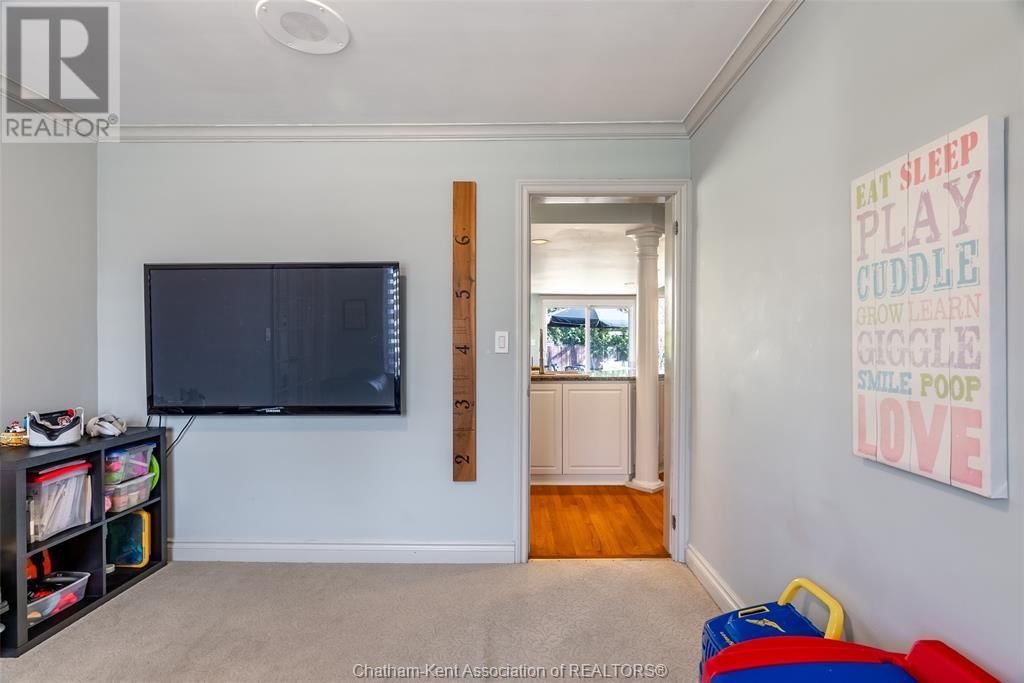 147 CRYSTAL DRIVE Image 17