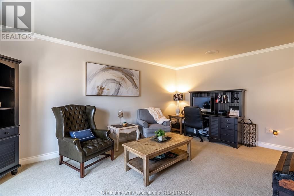 147 CRYSTAL DRIVE Image 20