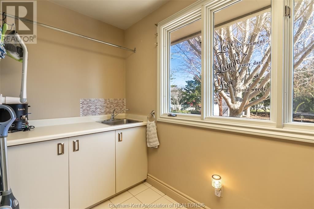 147 CRYSTAL DRIVE Image 26