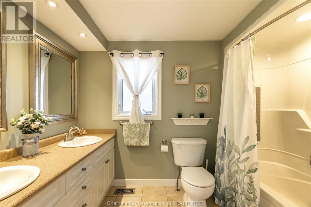 147 CRYSTAL DRIVE Image 31