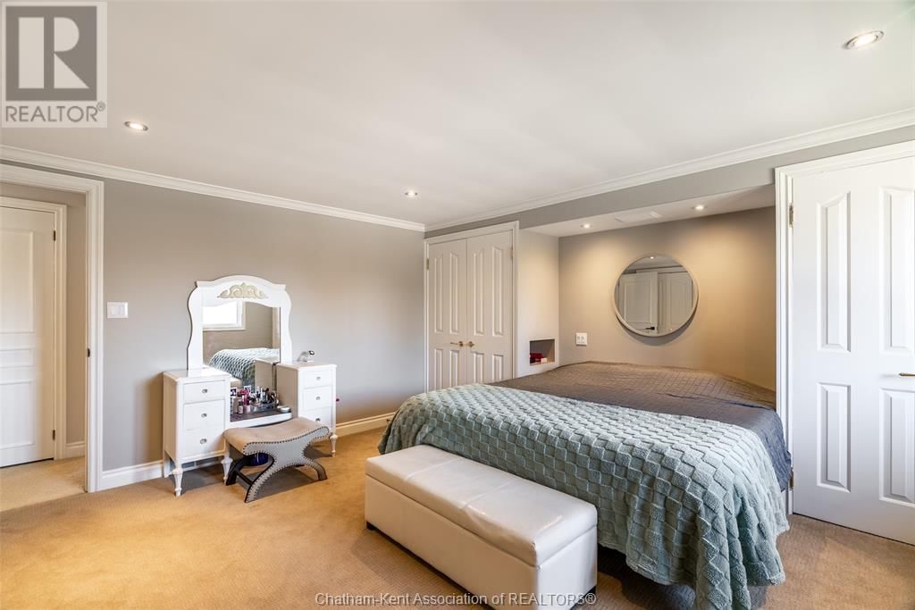 147 CRYSTAL DRIVE Image 34