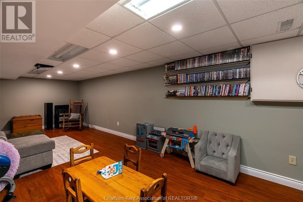147 CRYSTAL DRIVE Image 41