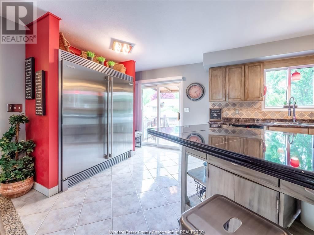 1646 MAPLE AVENUE Image 13