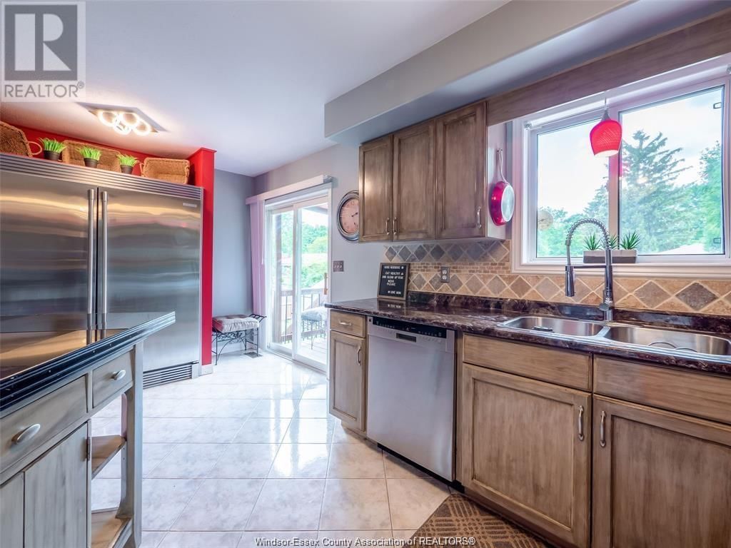1646 MAPLE AVENUE Image 14