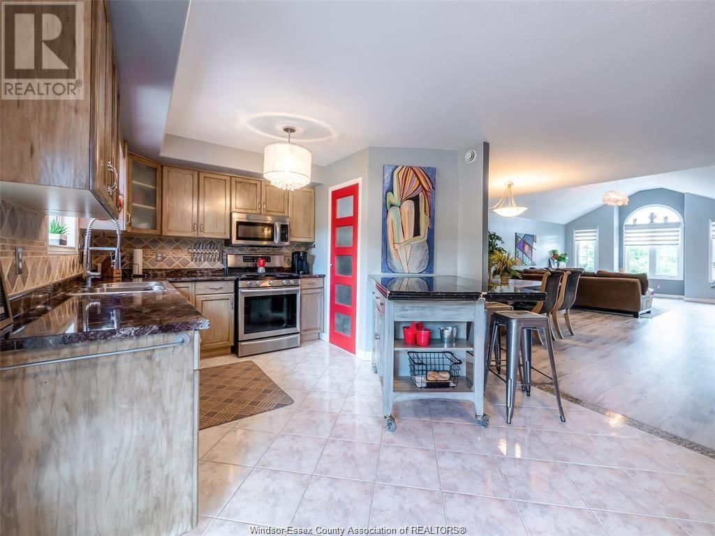1646 MAPLE AVENUE Image 15