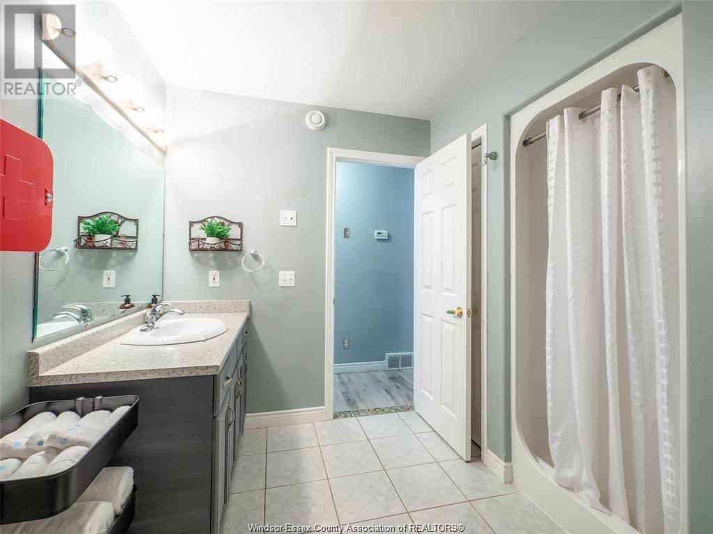 1646 MAPLE AVENUE Image 18