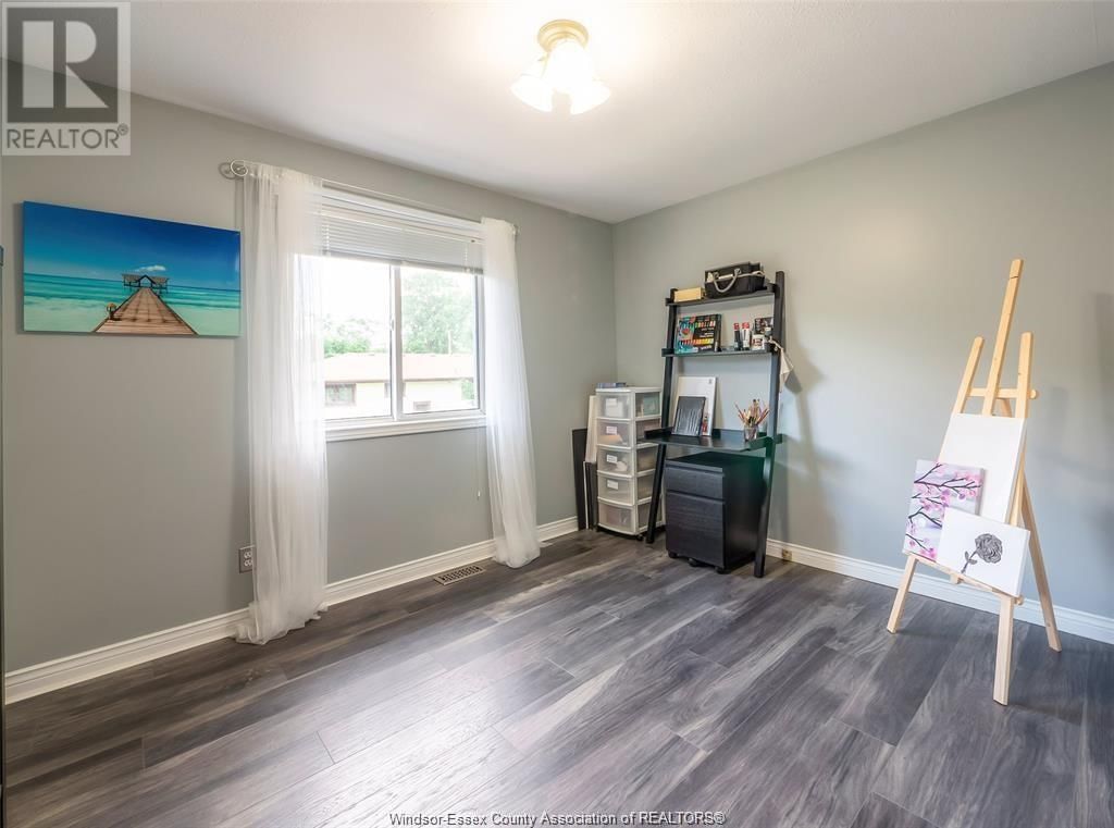 1646 MAPLE AVENUE Image 23
