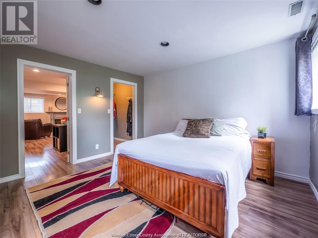 1646 MAPLE AVENUE Image 30