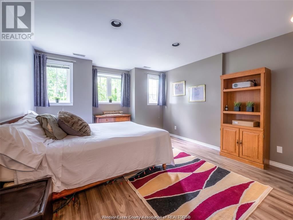 1646 MAPLE AVENUE Image 31