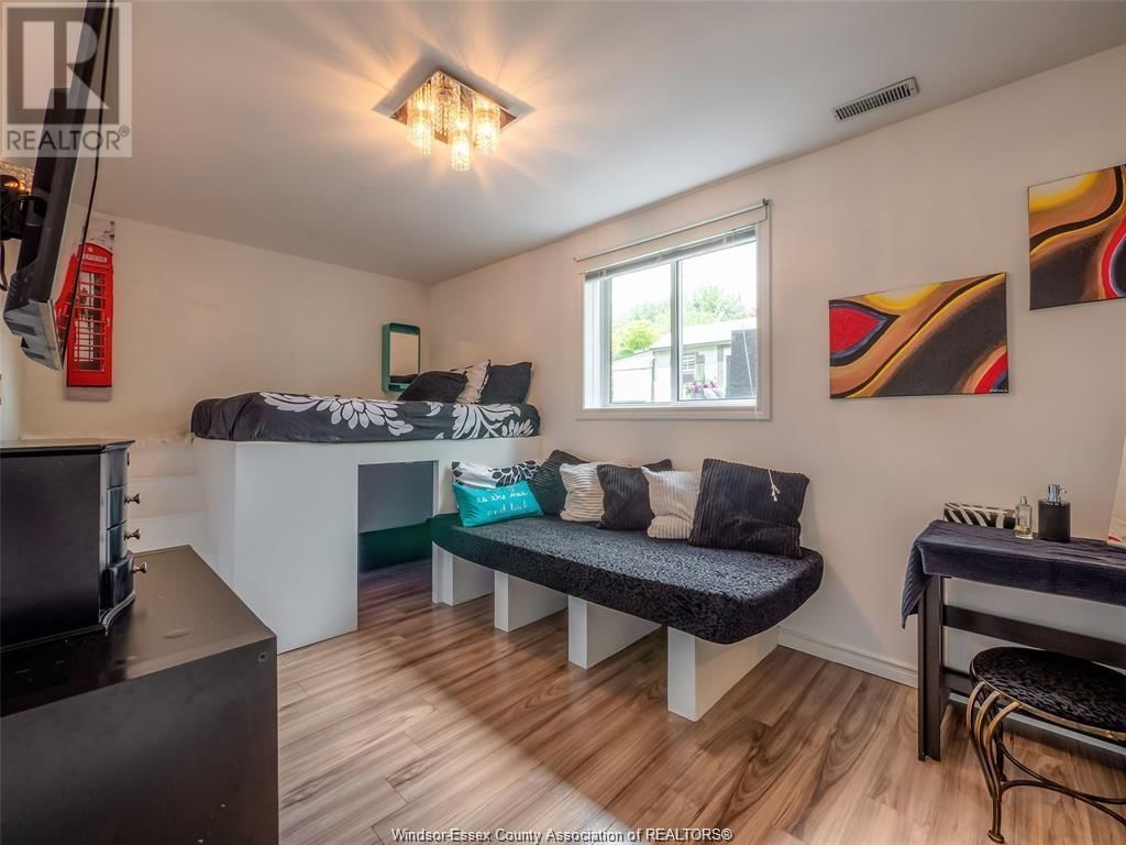 1646 MAPLE AVENUE Image 33
