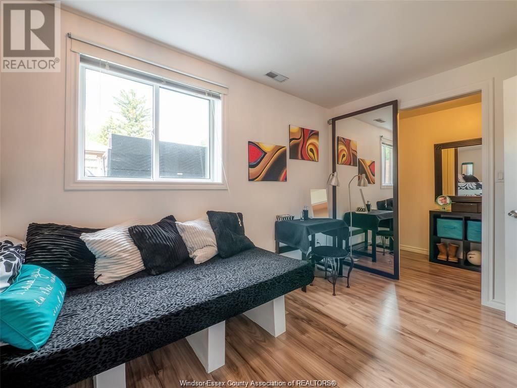 1646 MAPLE AVENUE Image 35