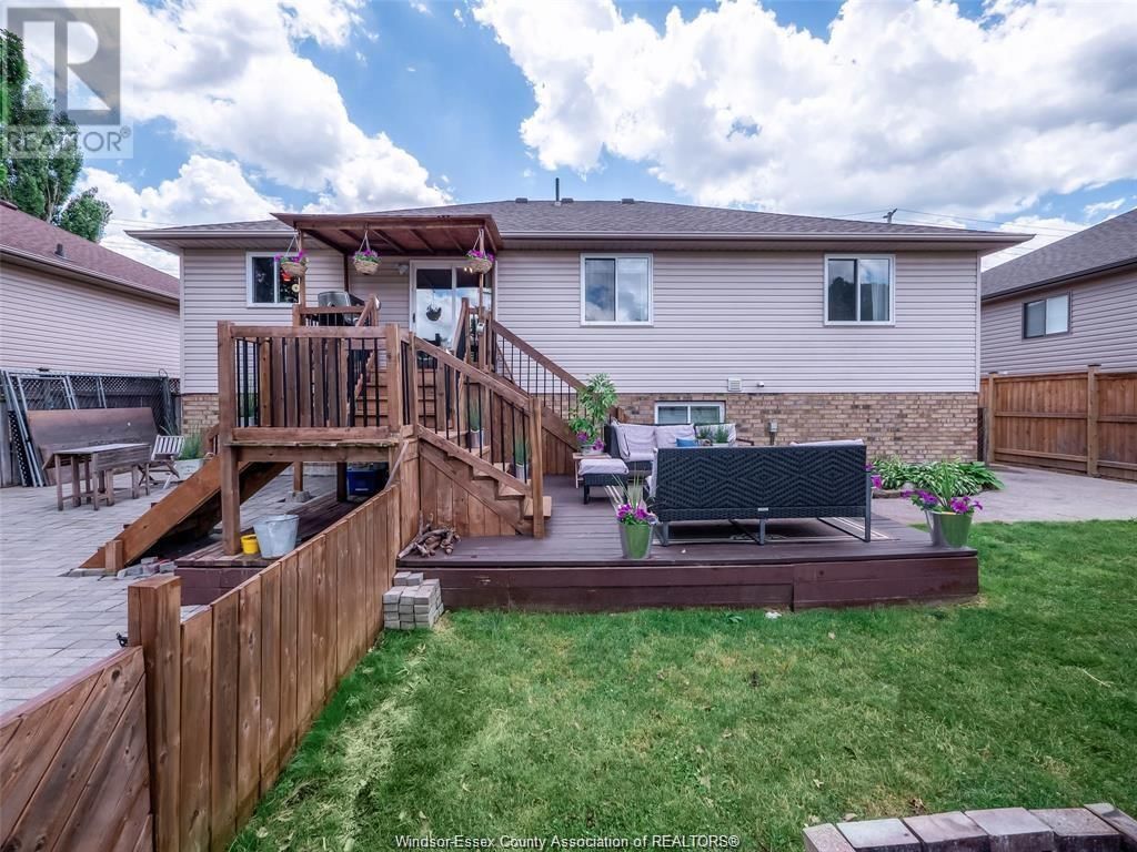 1646 MAPLE AVENUE Image 44