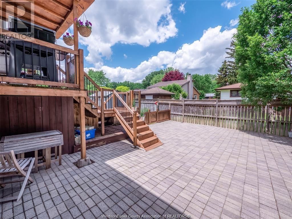 1646 MAPLE AVENUE Image 46