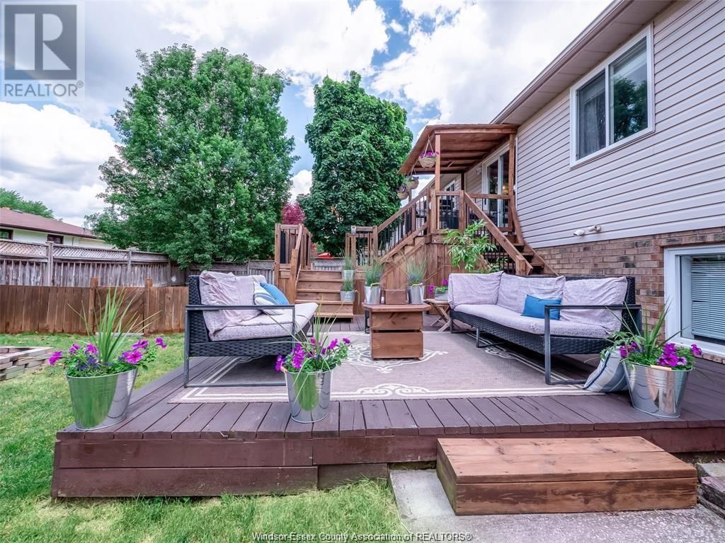 1646 MAPLE AVENUE Image 48