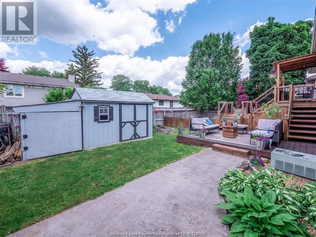 1646 MAPLE AVENUE Image 49