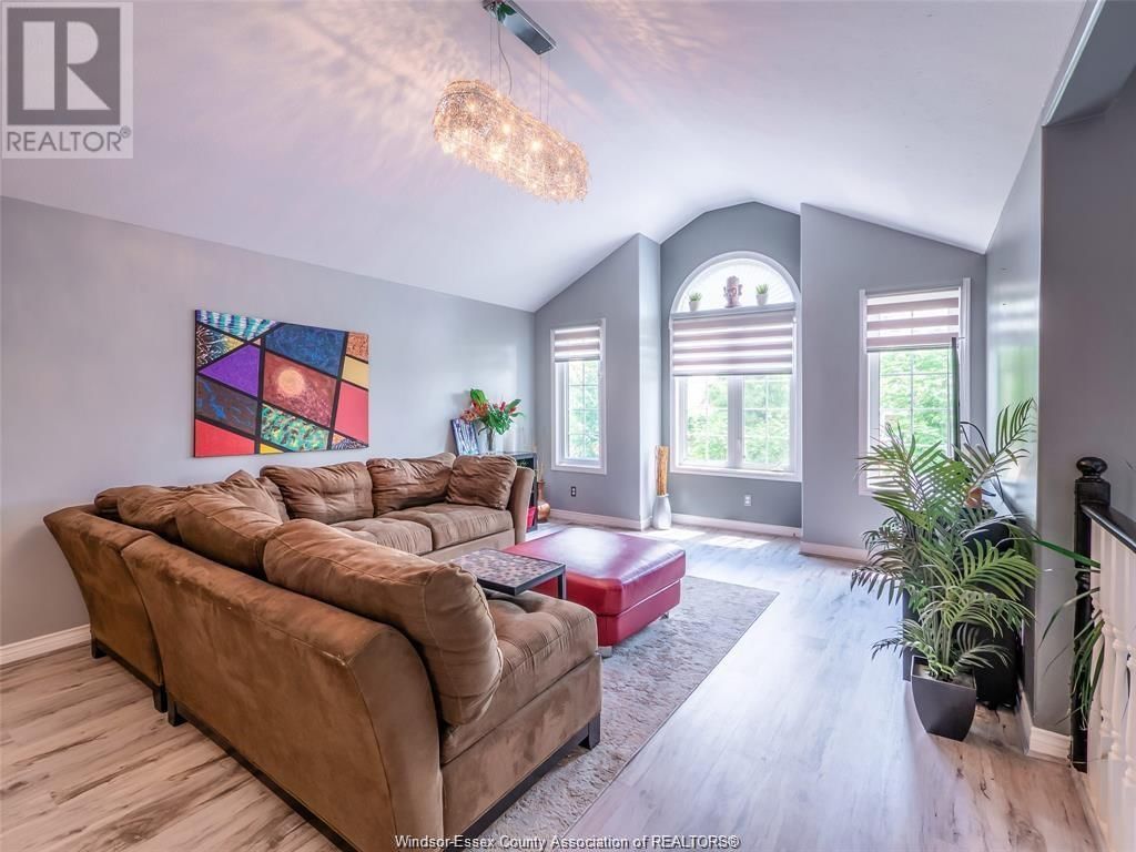 1646 MAPLE AVENUE Image 8
