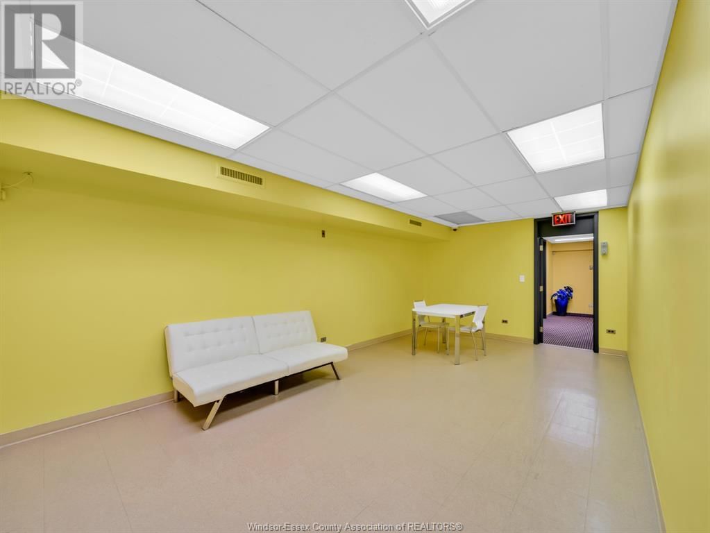 545 OUELLETTE AVENUE Image 21