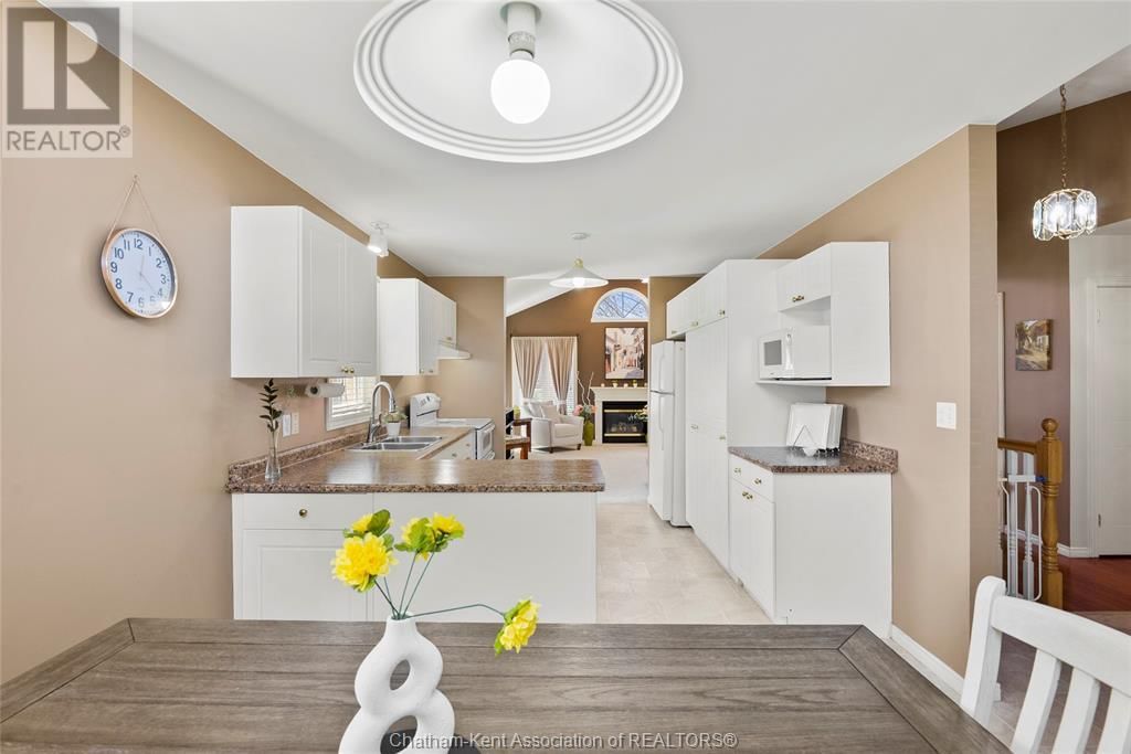 24 - 154 SEMENYN AVENUE Image 11