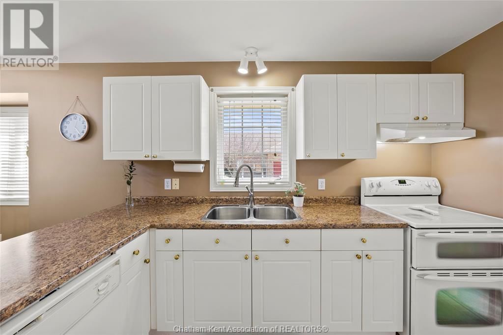 24 - 154 SEMENYN AVENUE Image 13