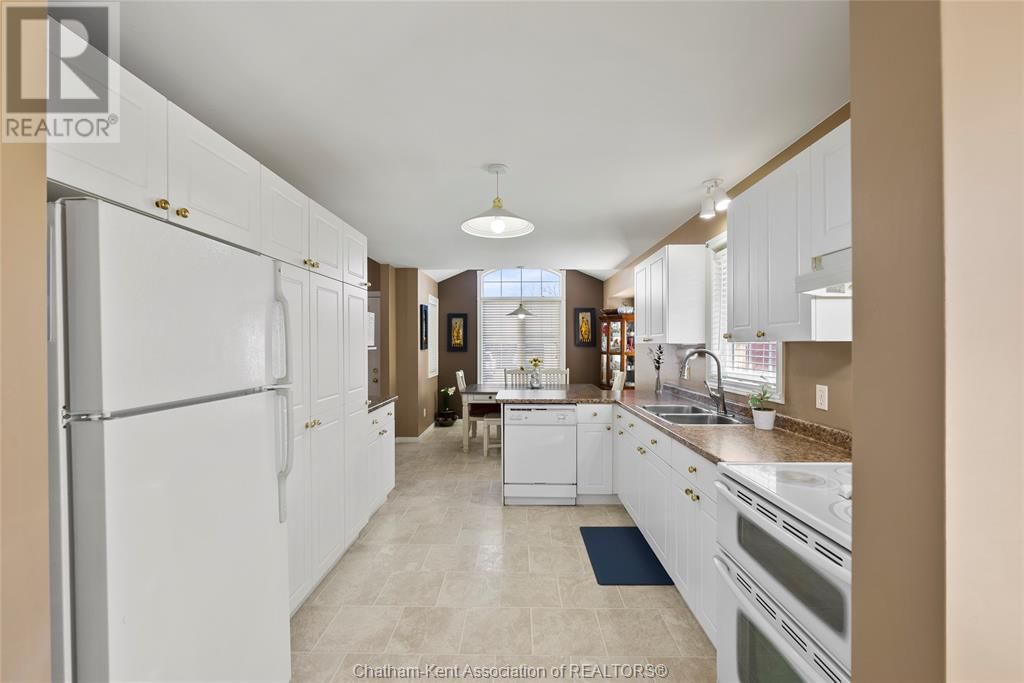 24 - 154 SEMENYN AVENUE Image 14