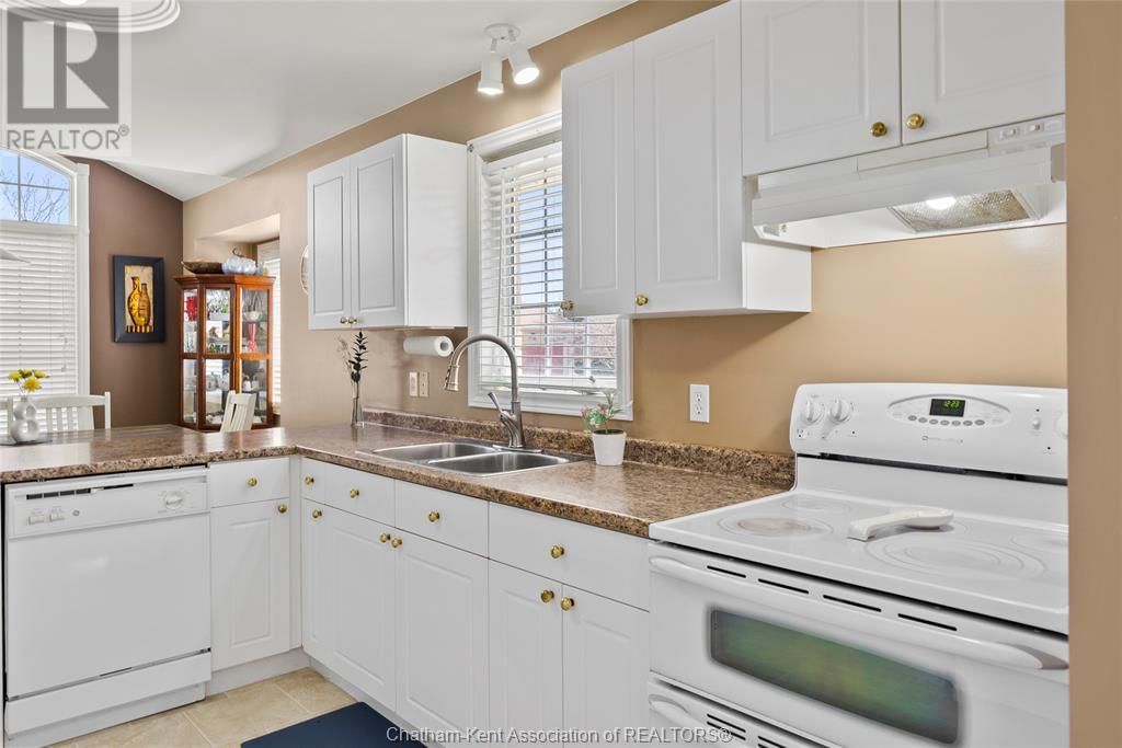 24 - 154 SEMENYN AVENUE Image 15