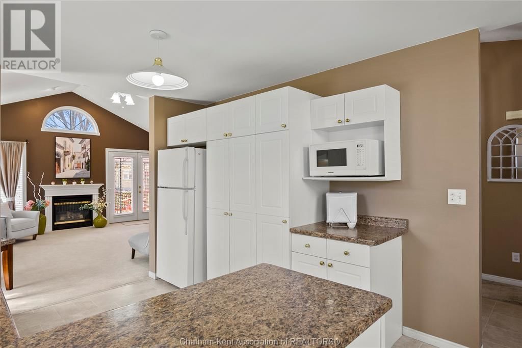24 - 154 SEMENYN AVENUE Image 17