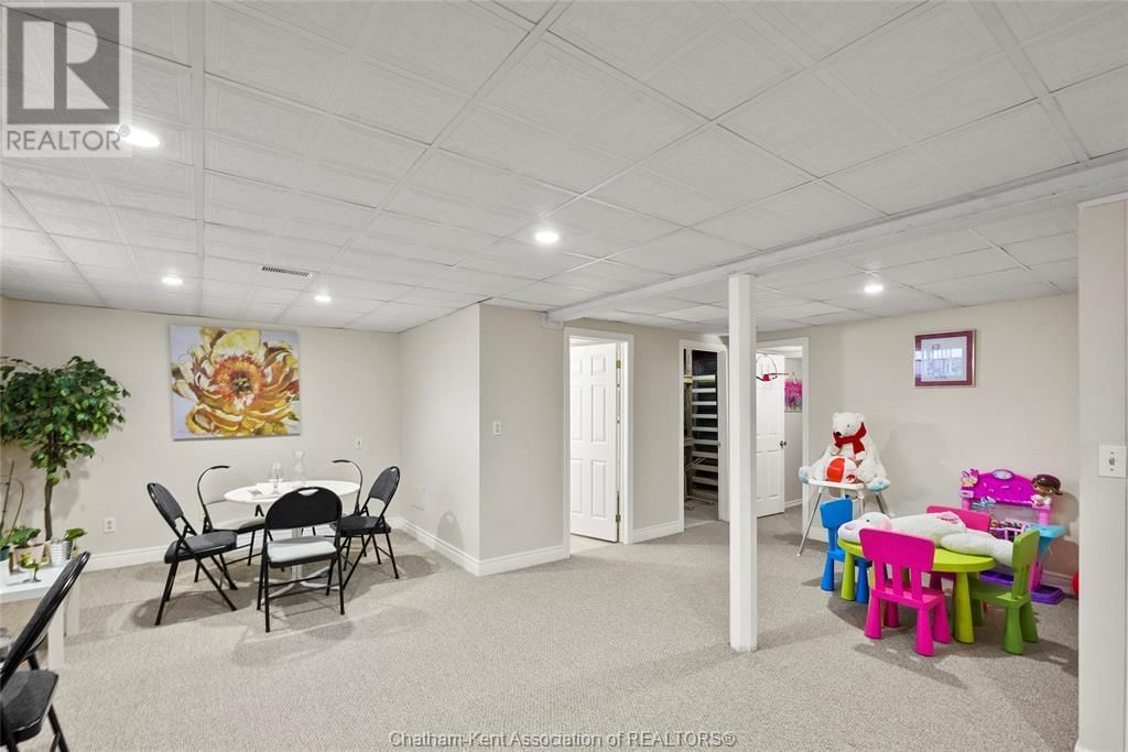24 - 154 SEMENYN AVENUE Image 35