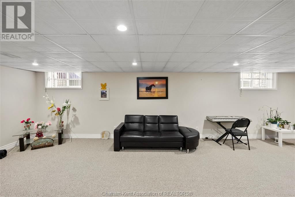 24 - 154 SEMENYN AVENUE Image 38