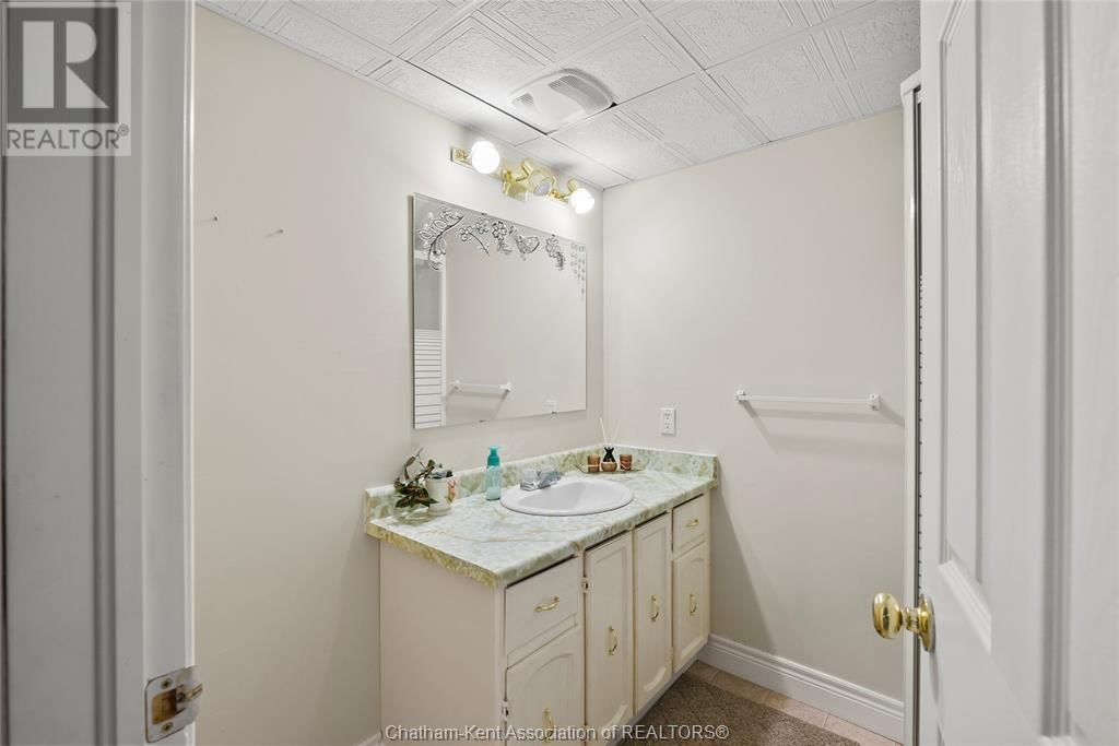 24 - 154 SEMENYN AVENUE Image 39