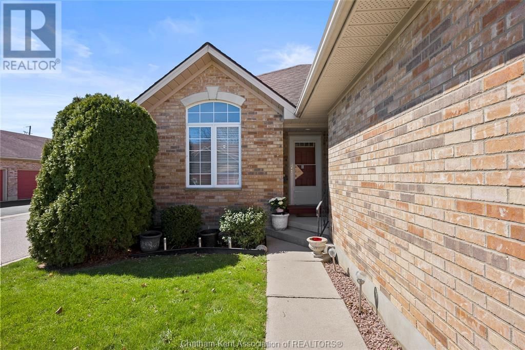 24 - 154 SEMENYN AVENUE Image 5