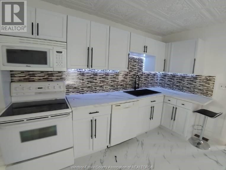 403-405 WALLACE STREET Image 2