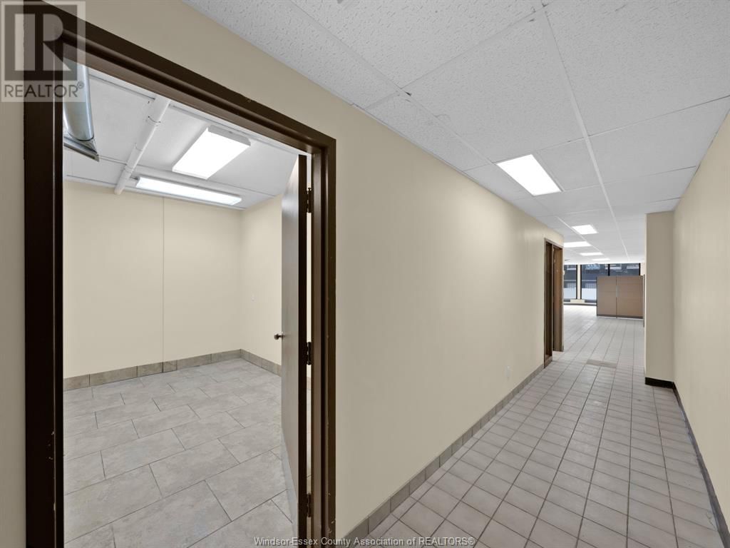 711-719 PELISSIER STREET Image 21