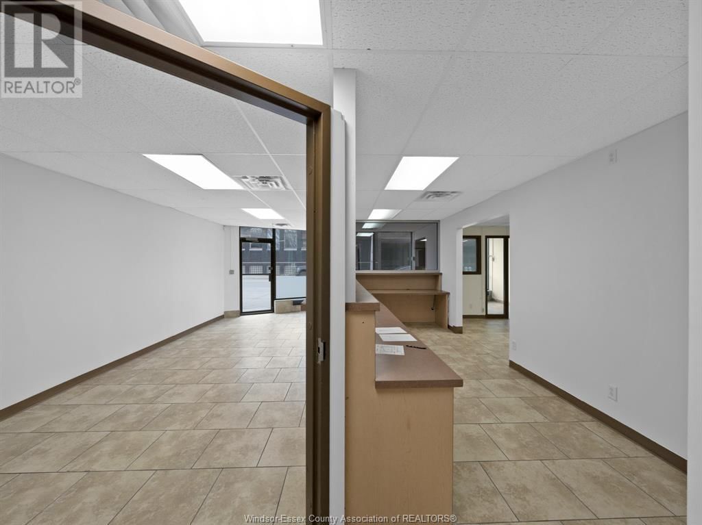 711-719 PELISSIER STREET Image 29