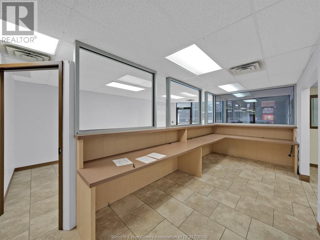 711-719 PELISSIER STREET Image 30