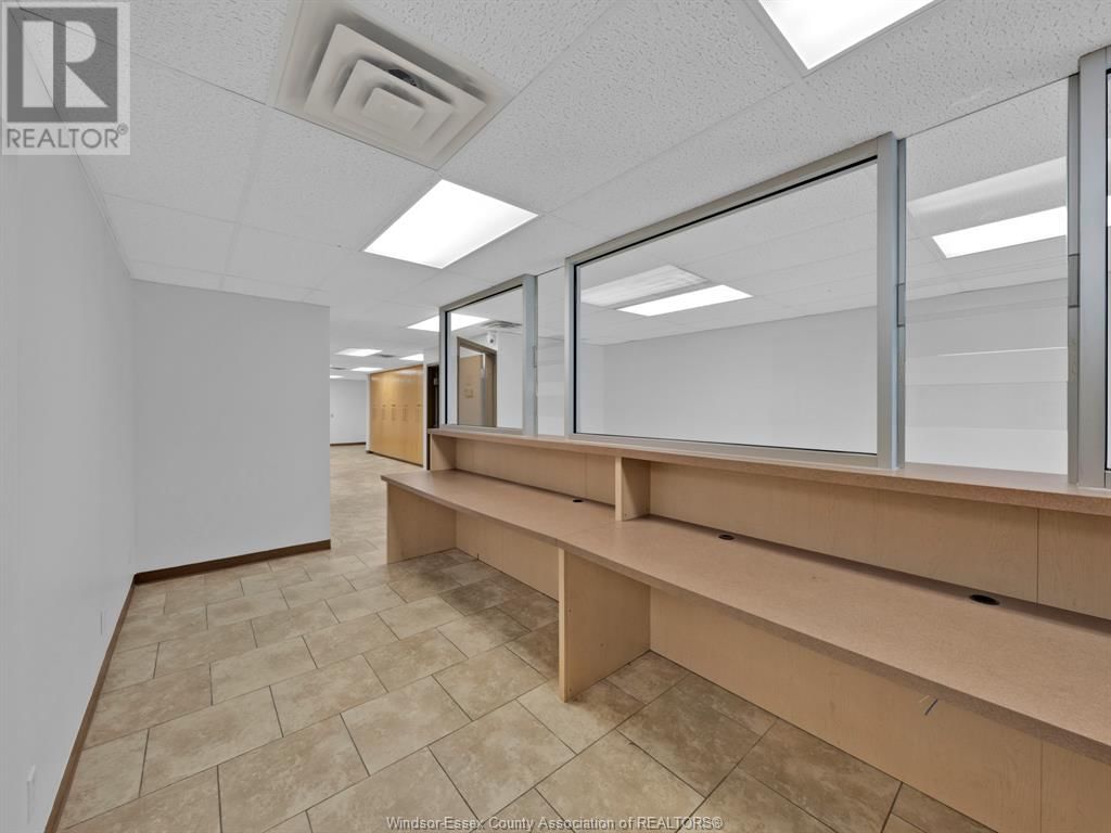 711-719 PELISSIER STREET Image 31