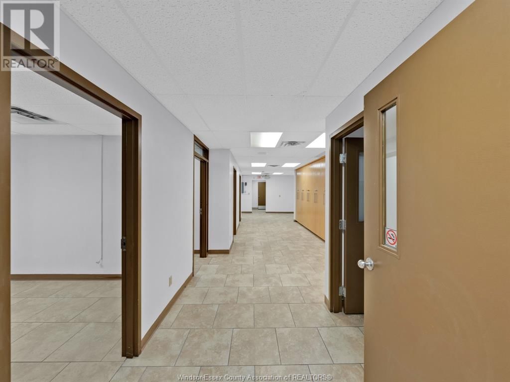 711-719 PELISSIER STREET Image 32