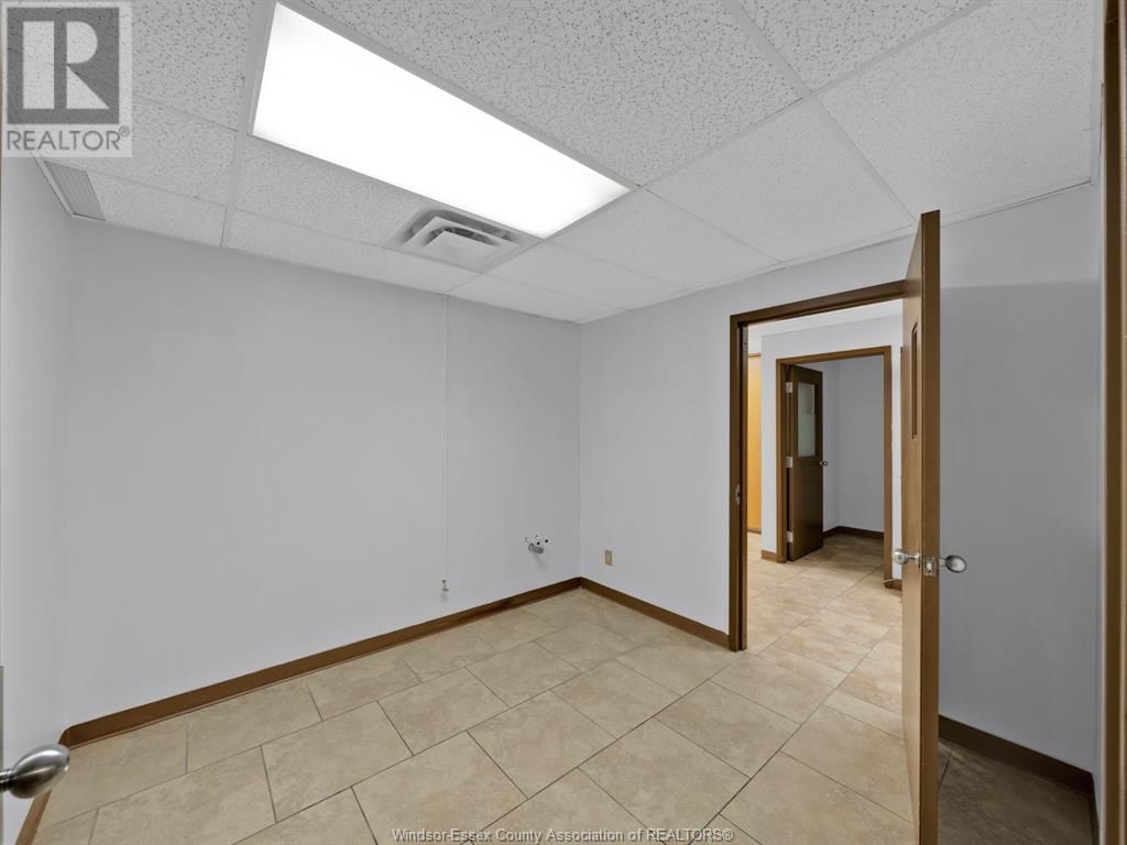 711-719 PELISSIER STREET Image 34